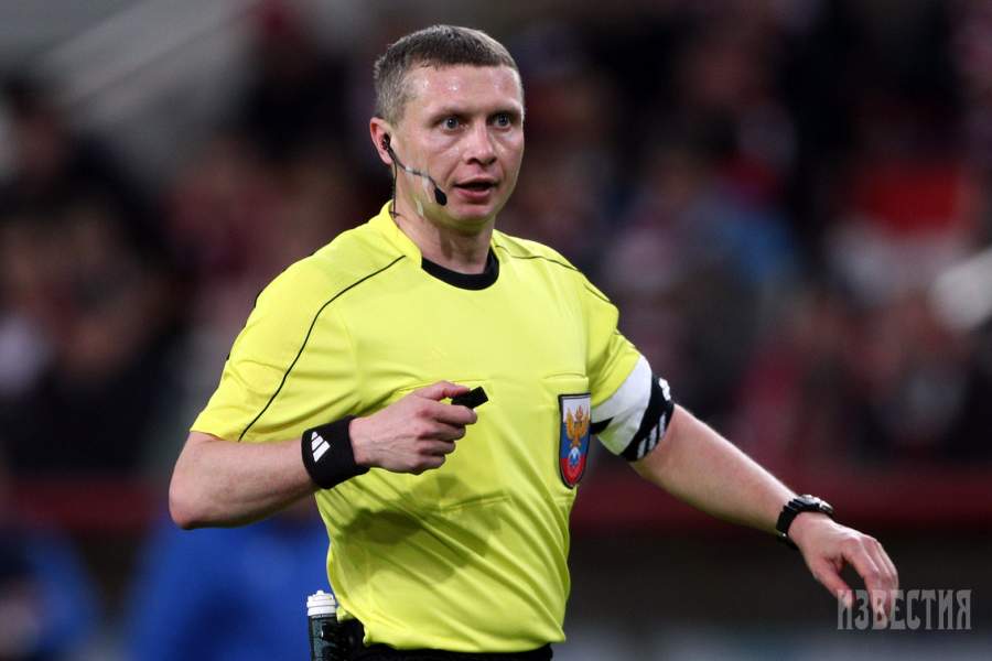 Судья матча Владимир Сельдяков