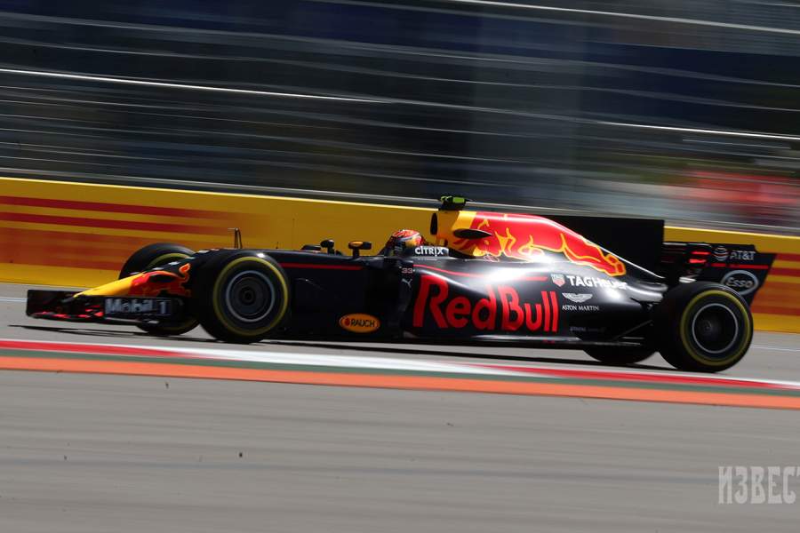 Макс Ферстаппен (Red Bull) на практических заездах
